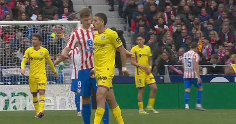 Süper Lig in eski gol kralı neye uğradığını şaşırdı! Cinsel organına sportmenlik dışı müdahale Sözcü Gazetesi