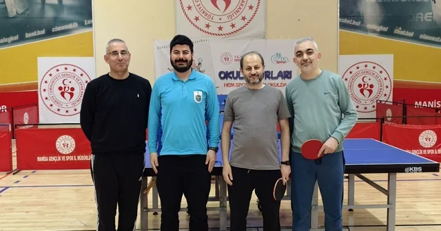 Masa tenisi turnuvasında birincilik Merkezefendi nin Manisa Haberleri