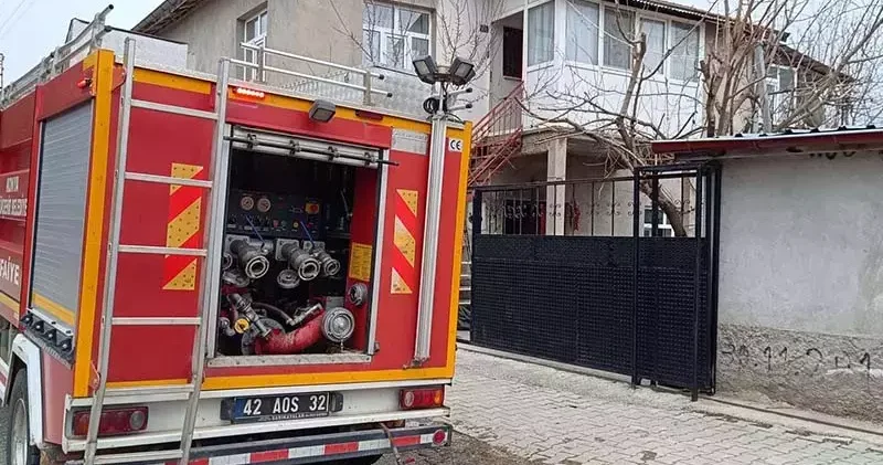 Yangında dumandan etkilenen çiftten kadın öldü, eşi hastaneye kaldırıldı