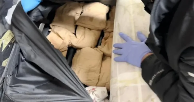 Valizde 8,5 kilo metamfetamin yakalandı