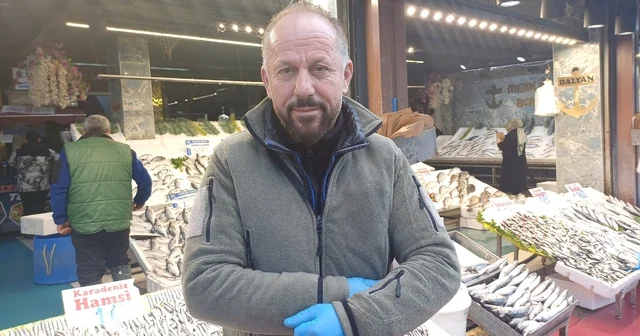 Hava soğudu hamsi geri döndü Tezgâhlarda hamsi bolluğu: Kilosu 125 TL Kayseri Haberleri