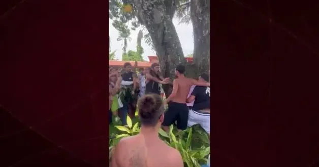 Brezilya da Filistin bayrağı taşıyan kadına saldıran İsraillilere yerel halk tepki gösterdi