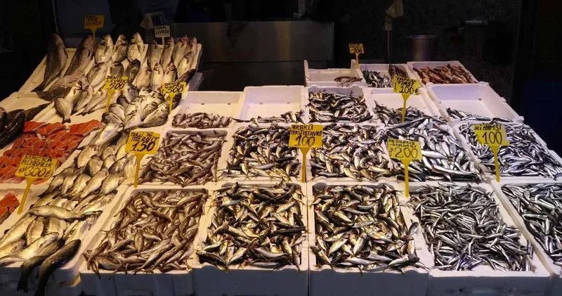 Tezgahlar dolup taşıyor! Kilosu 100 liradan yok satıyor