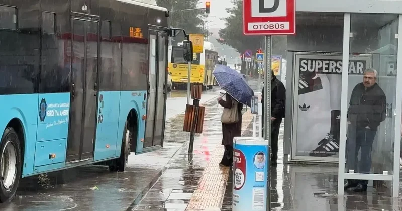 Diyarbakır’da sağanak yağış hayatı olumsuz etkiledi