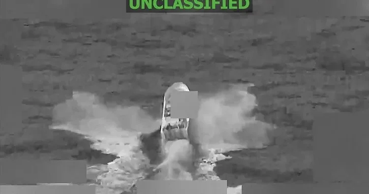 ABD, Pasifik te 1 tekneye saldırdı: 4 kişi yaşamını yitirdi