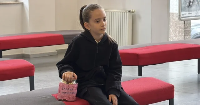 Kavanozda biriken iyilik; 9 yaşındaki Berra harçlıklarını şehit ailelerine bağışladı Rize Haberleri