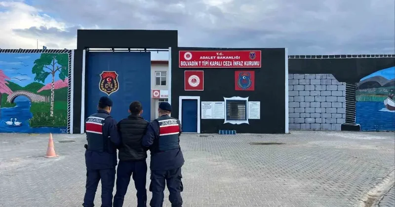 Jandarma çeşitli suçlardan aranan 55 kişiyi yakaladı
