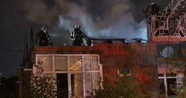 Çatı katında yangın paniği Kocaeli Haberleri