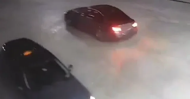 Akaryakıt istasyonunda tehlikeli şova ağır fatura VİDEO İZLE