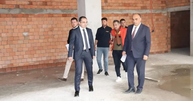 Tavşanlı da Kaymakam Özdemir yeni okul inşaatı yerinde incelendi Kütahya Haberleri