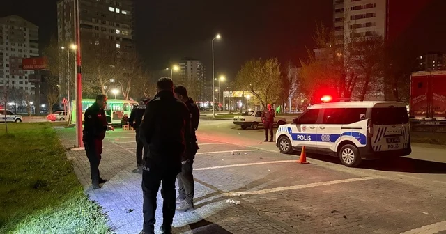 Laf atma meselesinde kan aktı: 4 yaralı Kayseri de 2 grup arasında çıkan kavgada silah ve bıçak kullanıldı Kayseri Haberleri