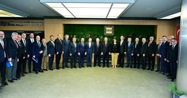 Eskişehir Kalkınma Platformu Toplantısı ESO da yapıldı Şehrin ekonomik ve sosyal kalkınmasına ivme kazandıracak stratejik başlıklar ele alındı Eskişehir Haberleri