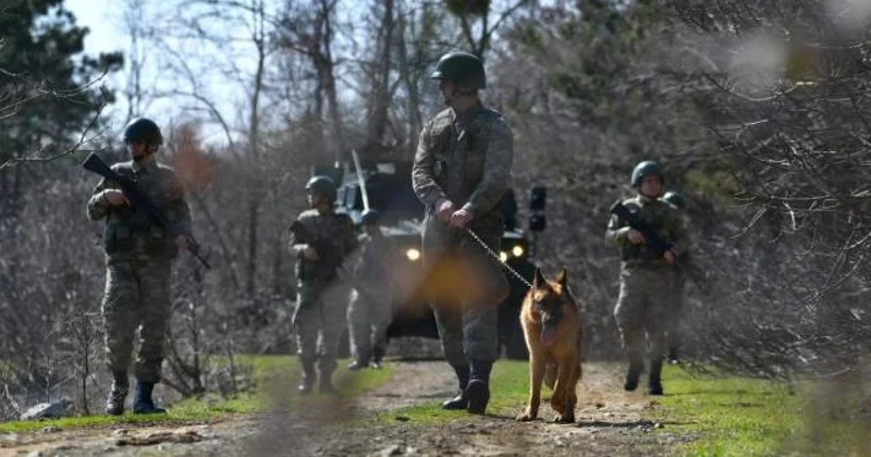 Edirne de kaçmaya çalışan biri FETÖ üyesi 3 kişi yakalandı