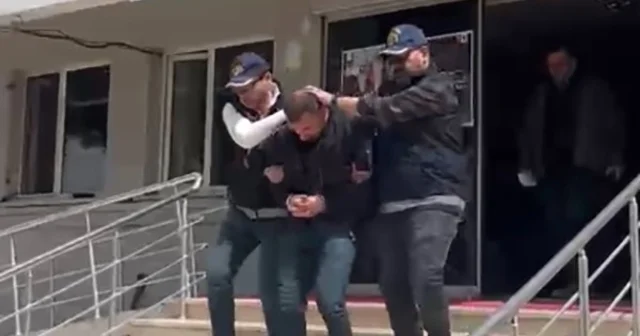 İzmir de 10 ayrı suçtan aranan firari hükümlü operasyonla yakalandı İzmir Haberleri