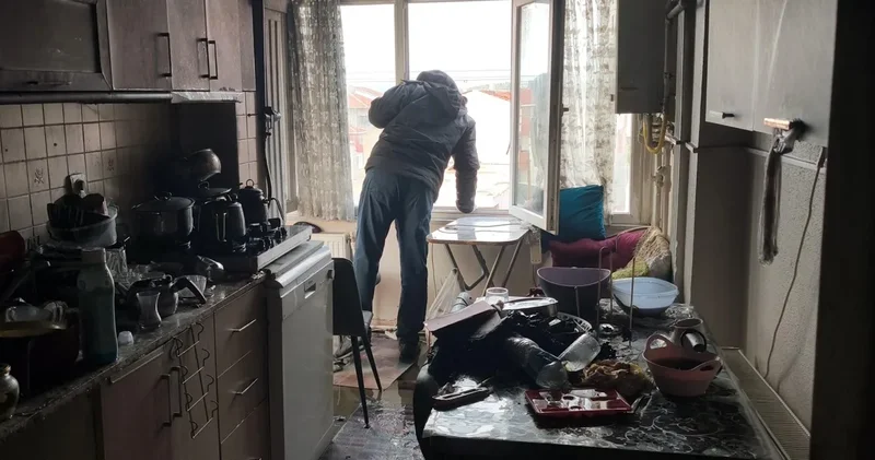 Madde bağımlısı genç evi ateşe verdi: Babasını arayarak itiraf etti