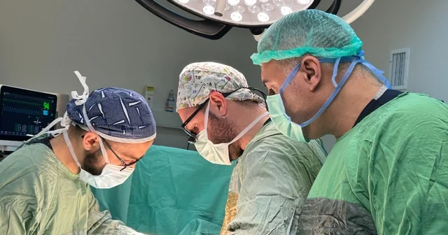 Muş ta midesi delinen çocuk ameliyatla sağlığına kavuştu Muş Haberleri