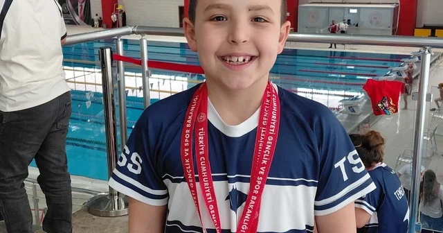 Bafra İsmet İnönü İlkokulu öğrencisinden yüzme müsabakalarında 3 altın madalya Samsun Haberleri