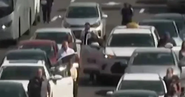 İsrailliler Holokost anmasında siren sesiyle saygı duruşuna geçti VİDEO İZLE