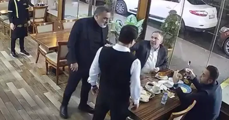 CHP li isim darbedilerek kovulmuştu! O restoran kurşunlandı