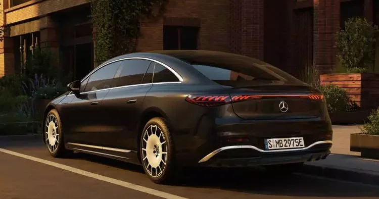 Yeni Mercedes EQS tanıtıldı! Tek şarjla 926 KM menzil
