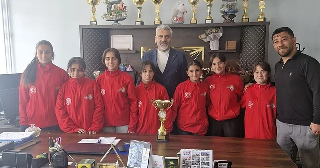 Süphan Ortaokulu öğrencilerinin bocce başarısı Van Haberleri