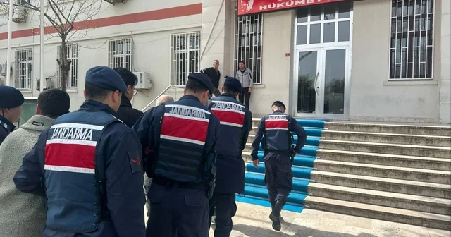 Yurt dışına kaçmaya çalışan 3 şüpheliye gözaltı (2) Edirne Haberleri
