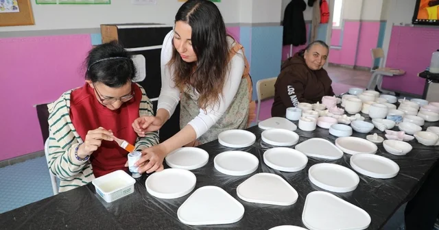 Engelsiz eller Mesir için üretiyor Özel ihtiyaçlı öğrencilerden festivale anlamlı katkı Manisa Haberleri