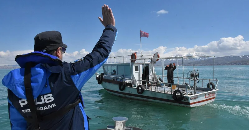 Van Gölü nde inci kefali seferberliği: 24 saat denetim