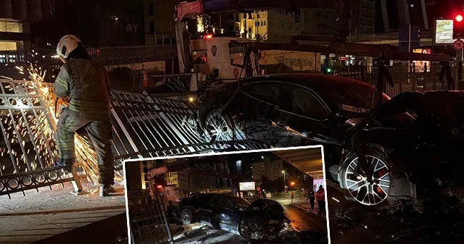 Lüks otomobil sürücüsü demir korkuluklara çarptı: 3 yaralı