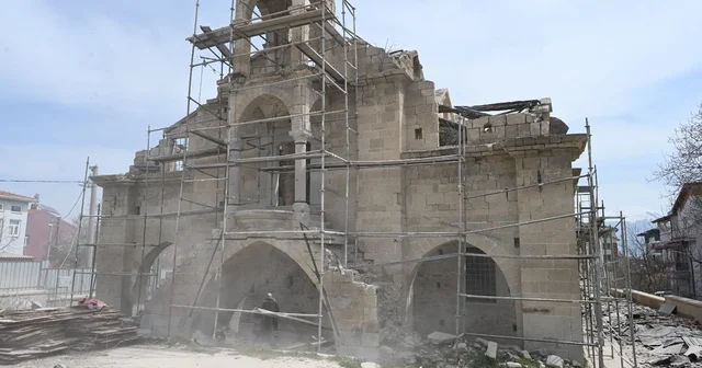 Tarihi Aya Yorgi Kilisesi kütüphane ve endemik bitkiler araştırma merkezine dönüşüyor Isparta Haberleri