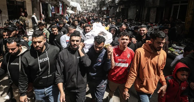 Katil İsrail, 28 Şubat tan bu yana Gazze de 241 Filistinliyi daha öldürdü