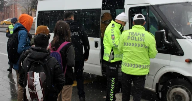 Erzincan da veliler tepkili: Servis ücretlerine zam Erzincan Haberleri