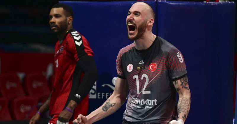 Efeler Ligi nde ilk finalist Ziraat Bankkart!