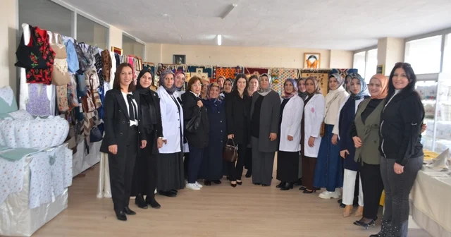 Bulanık ta kadınların el emeği göz nuru görücüye çıktı Muş Haberleri