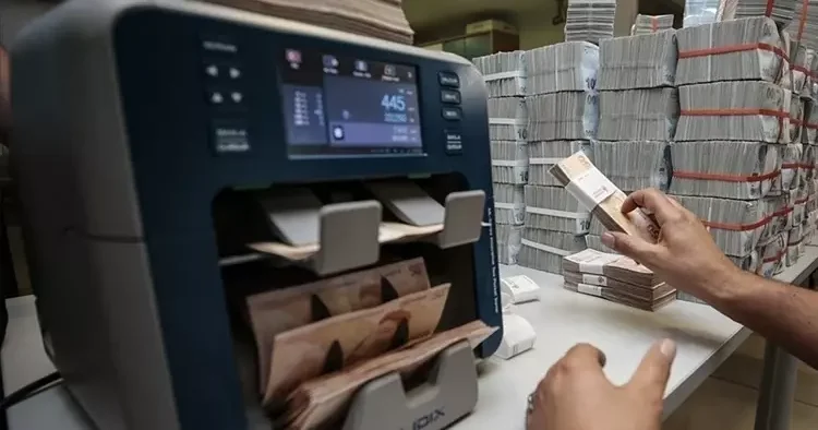 Türkiye nin risk primi 100 puan birden düştü