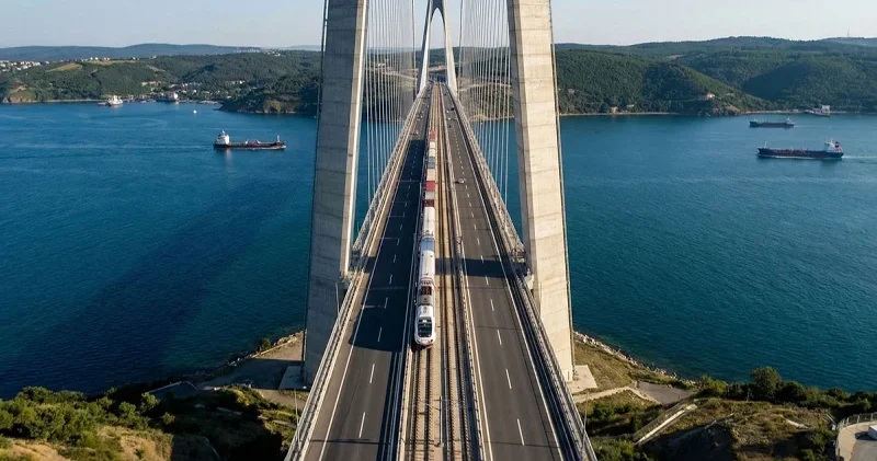 Dev proje için imzalar atıldı: İstanbul Boğazı ndan demir yolu geçecek Türkiye Ekonomisi Haberleri