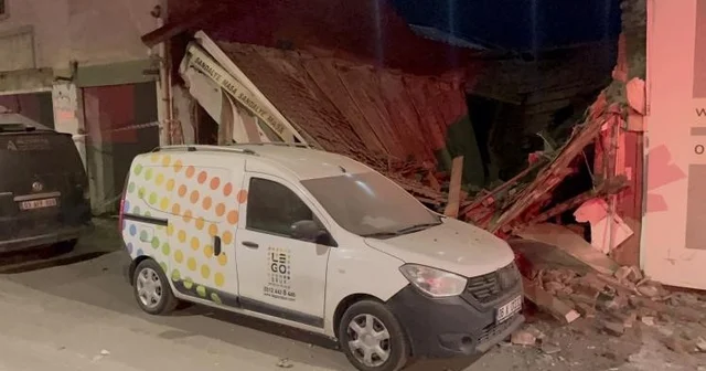 Eskişehir de metruk iş yeri yıkıldı, şans eseri yaralanan olmadı Eskişehir Haberleri