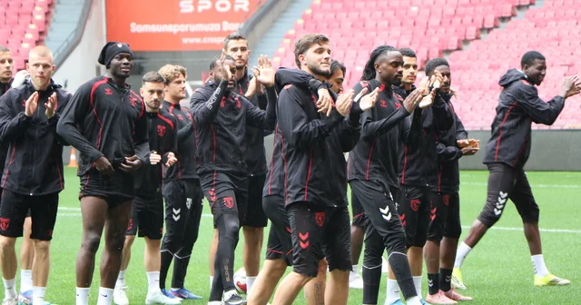 Samsunspor da 1 antrenör ve 4 futbolcuyla yollar ayrılıyor Samsun Haberleri