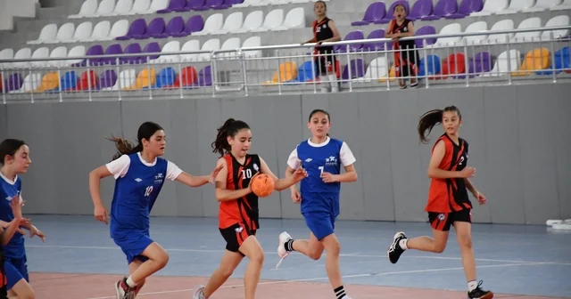 Kulüpler Hentbol Minik Kızlar İl Birinciliği Müsabakaları tamamlandı Afyonkarahisar Haberleri