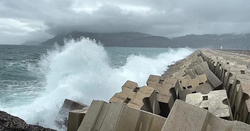 Doğu Karadeniz in doğusu için fırtına uyarısı