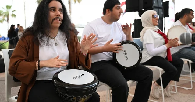Mersin de engeller sanat ve müzikle aşıldı Engelli bireyler konser, sergi ve gösterilerle unutulmaz bir hafta yaşadı Mersin Haberleri