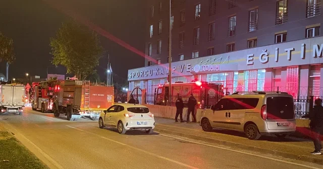 Bursa’daki sporcu kamp merkezinde çıkan yangın korkuttu VİDEO İZLE