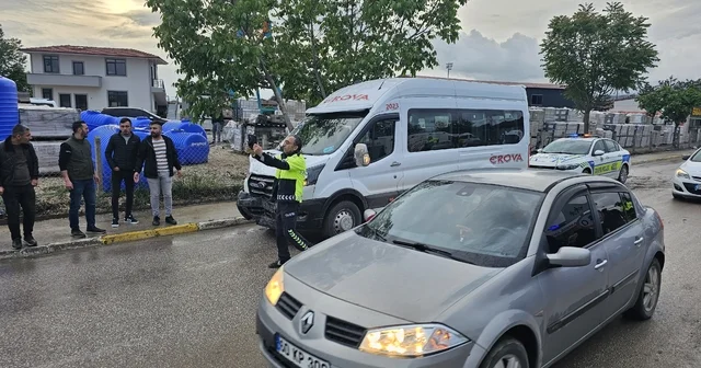 Tokat ta 2 minibüs çarpıştı: 11 yaralı Tokat Haberleri