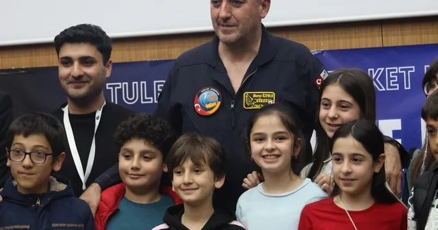 TUSAŞ Baş Test Pilotu Murat Özpala Erzurum da gençlerle buluştu: Hayallerimi kitaba dönüştürüyorum Erzurum Haberleri