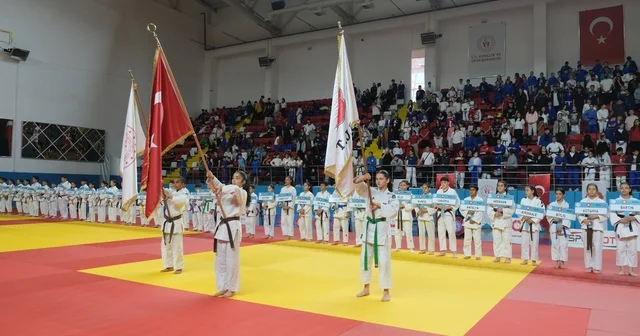 Karaman da Minikler Türkiye Judo Şampiyonası heyecanı başladı Karaman Haberleri