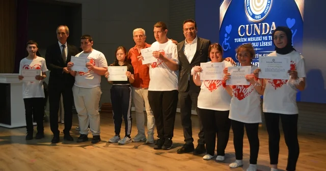 Ayvalık ta özel öğrencilerden anlamlı gösterim Balıkesir Haberleri