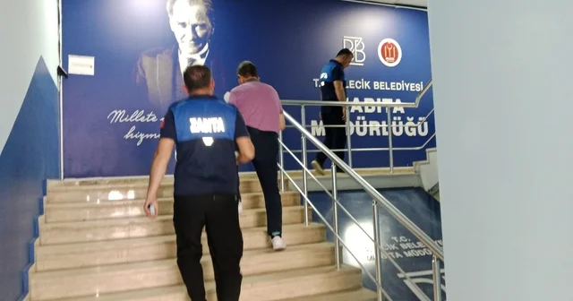 Bu da yeni nesil dilencilik, kapı kapı dolaşarak nakit ya da IBAN numaralarına para istiyorlar Bilecik Belediyesi Zabıta Müdürü Mücahit Öndersev: Vatandaşlarımızın duyarlı olmalarını ve para vermemelerini istiyoruz Bilecik Haberleri