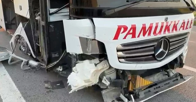 Lastiği patlayan yolcu otobüsünde can pazarı: Muavin kopan kapıdan aşağı uçtu Bursa Haberleri