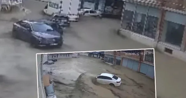 Samsun Havza’daki selin ilk anları kamerada: Araçlar böyle sürüklendi