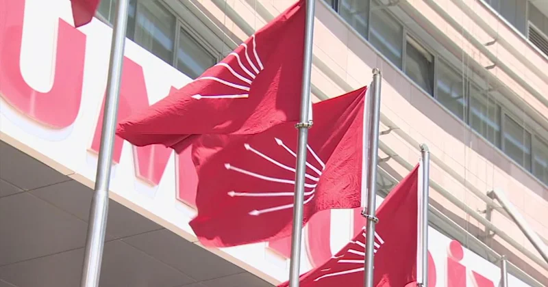 CHP İstanbul İl Yönetimi nin görevden uzaklaştırılmasına yönelik dava ertelendi